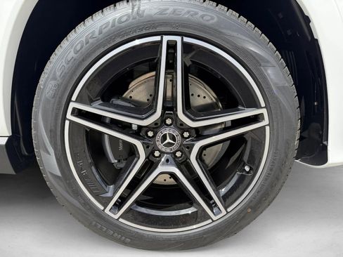New 2026 Mercedes-Benz GLS 450 4MATIC image 9