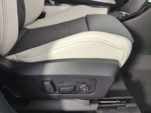 Used 2026 BMW X1 xDrive28i w/ Technology Package image 32