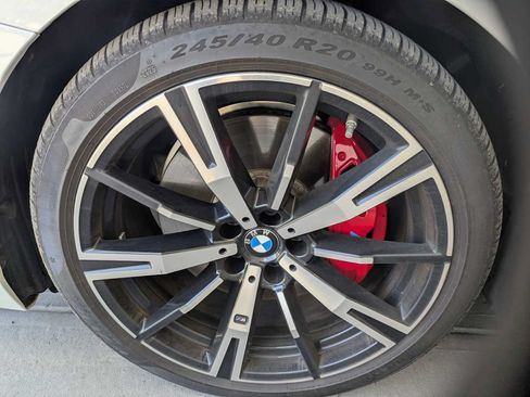 Used 2026 BMW 550e xDrive w/ Premium Package AWD/4WD image 24