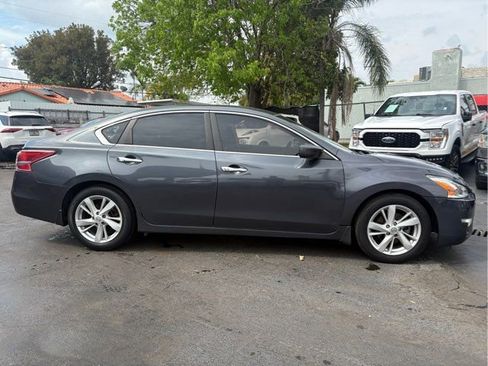 Used 2013 Nissan Altima 2.5 SV image 5
