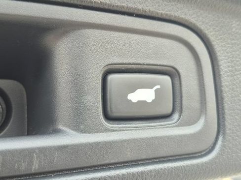 Used 2022 Honda Pilot Touring image 5