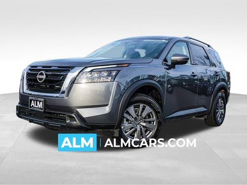 Used 2025 Nissan Pathfinder SV FWD image 1