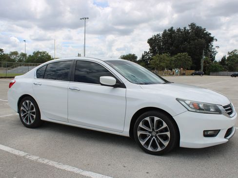 Used 2015 Honda Accord Sport image 16