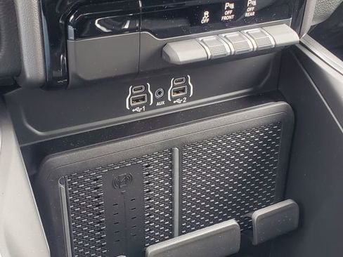 New 2026 RAM 1500 4x4 Crew Cab image 23
