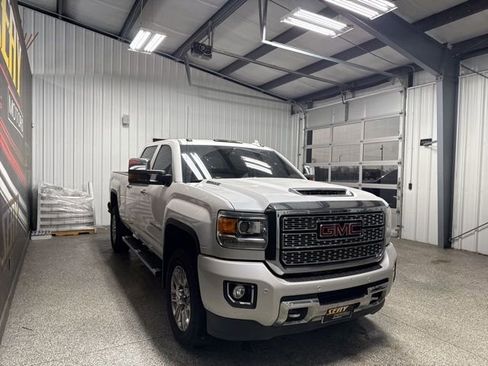 Used 2019 GMC Sierra 3500 Denali w/ Duramax Plus Package image 20