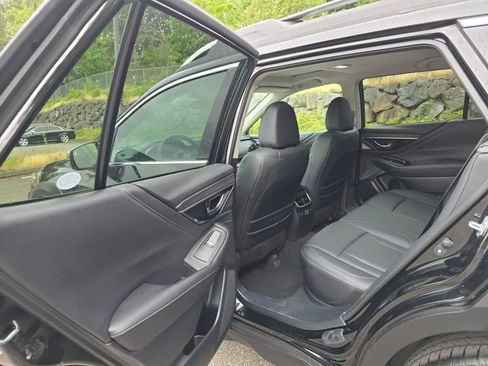 Certified 2025 Subaru Outback Touring XT AWD/4WD image 12