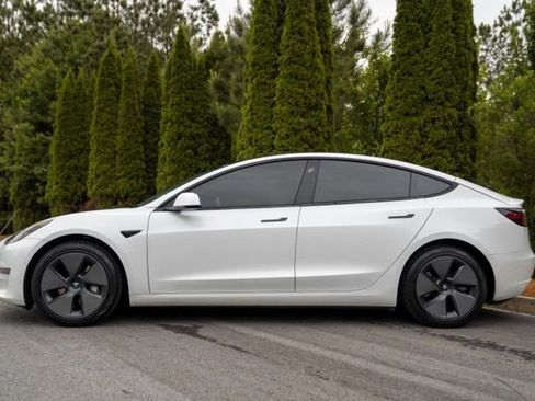 Used 2021 Tesla Model 3 Standard Range Plus RWD image 9