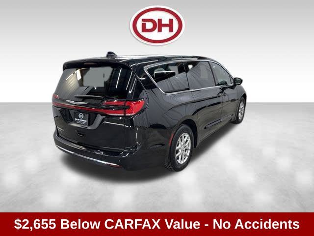 Used 2026 Chrysler Pacifica Select FWD image 13