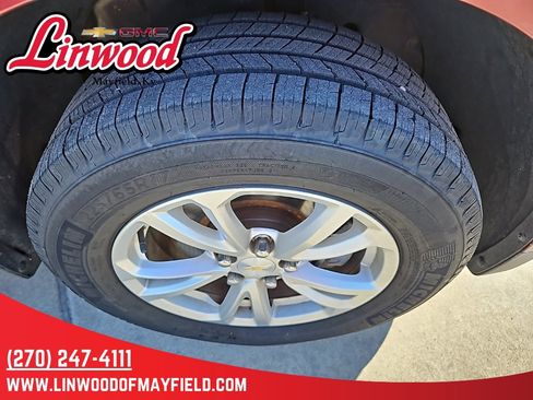 Used 2017 Chevrolet Equinox LT w/ Convenience Package image 9