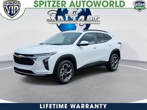 New 2026 Chevrolet Trax LT w/ LT Convenience Package FWD image 4