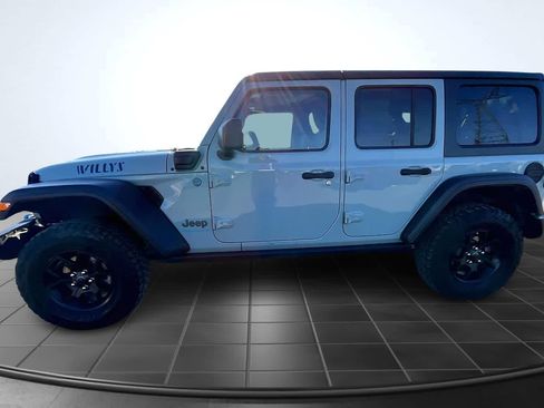 Used 2024 Jeep Wrangler Willys image 3