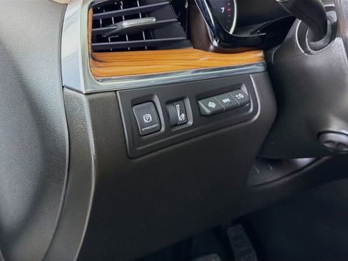 Used 2019 Cadillac XT5 Platinum image 12