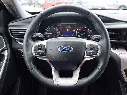 Used 2023 Ford Explorer XLT w/ Equipment Group 202A image 17