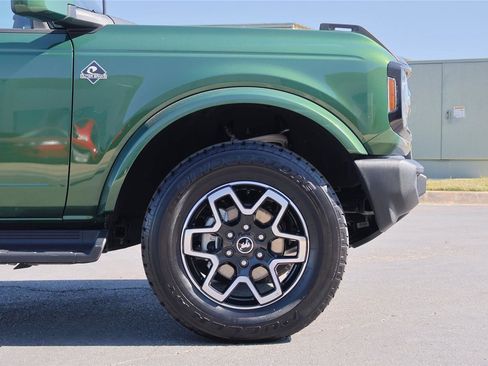 Certified 2025 Ford Bronco Outer Banks AWD/4WD image 10