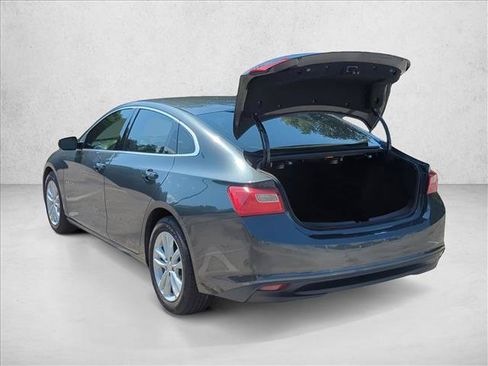 Used 2018 Chevrolet Malibu LT w/ Leather Package FWD image 10