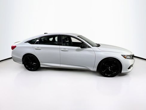 Used 2022 Honda Accord Sport image 4