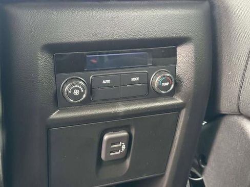 Certified 2023 Chevrolet Traverse LT image 14