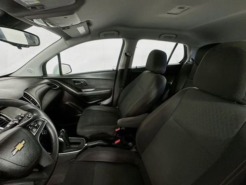 Used 2019 Chevrolet Trax LS w/ LPO, Cargo Package FWD image 21