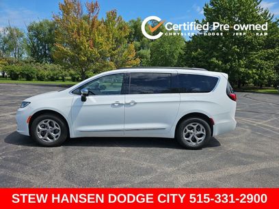 Used 2023 Chrysler Pacifica Limited