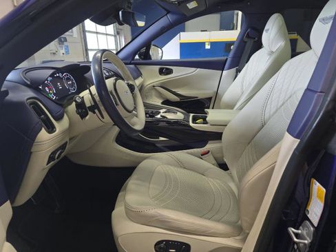 Used 2023 Aston Martin DBX AWD/4WD image 7