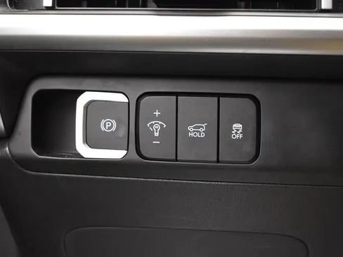 Used 2025 Hyundai Santa Fe SEL FWD image 22