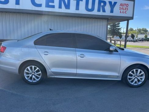 Used 2013 Volkswagen Jetta SE FWD image 27