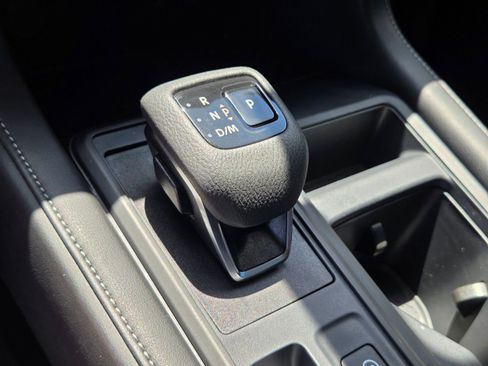 Used 2024 Nissan Pathfinder S FWD image 24