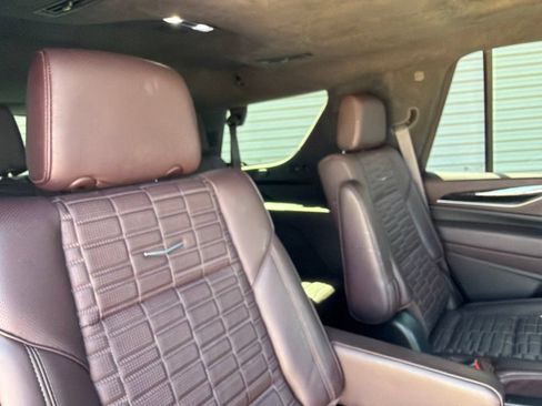 Used 2023 Cadillac Escalade Sport Platinum AWD/4WD image 24