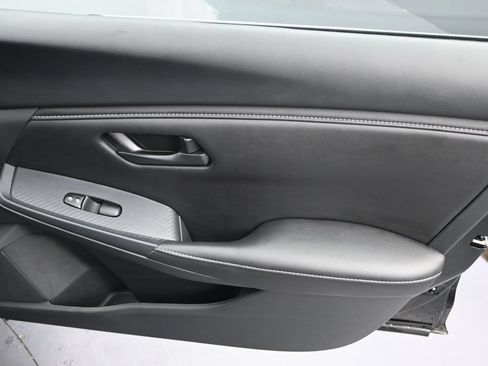 Used 2025 Nissan Sentra S FWD image 8