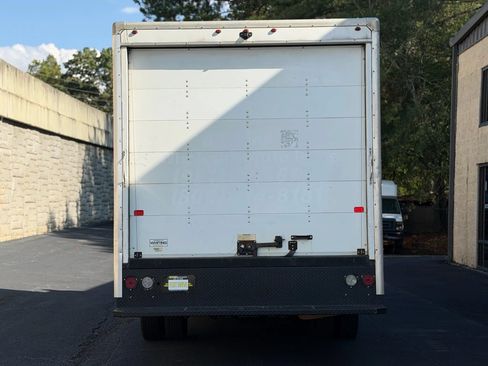 Used 2019 Chevrolet Express 3500 w/ Driver Convenience Package RWD image 8