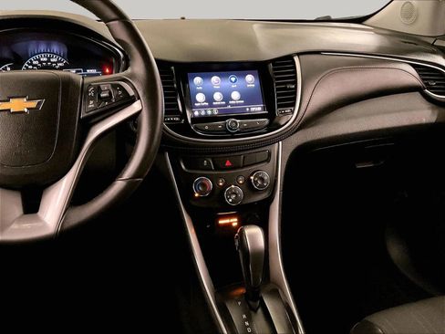 Used 2022 Chevrolet Trax LT w/ Driver Confidence Package image 6