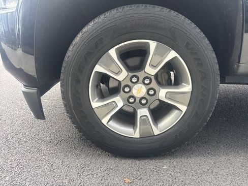 Used 2017 Chevrolet Colorado Z71 AWD/4WD image 7