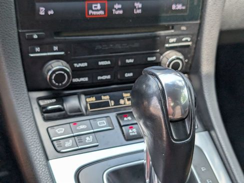 Used 2018 Porsche 718 Boxster RWD image 20