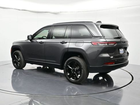 New 2025 Jeep Grand Cherokee Limited w/ Black Appearance Package image 8