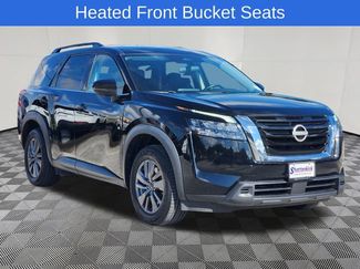 Used 2024 Nissan Pathfinder SV FWD video 3