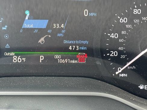 Used 2025 Toyota Sienna XLE FWD image 32