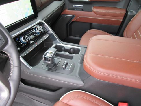 Used 2024 GMC Sierra 1500 Denali Ultimate AWD/4WD image 20