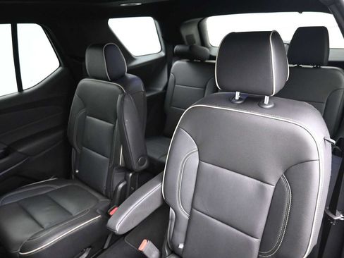 Used 2023 Chevrolet Traverse Premier w/ Redline Edition AWD/4WD image 12