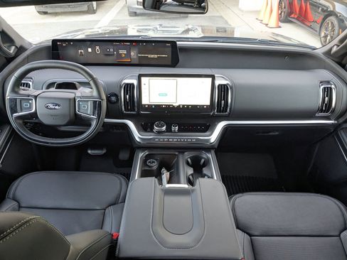 New 2025 Ford Expedition Platinum w/ Stealth Performance Package AWD/4WD image 17