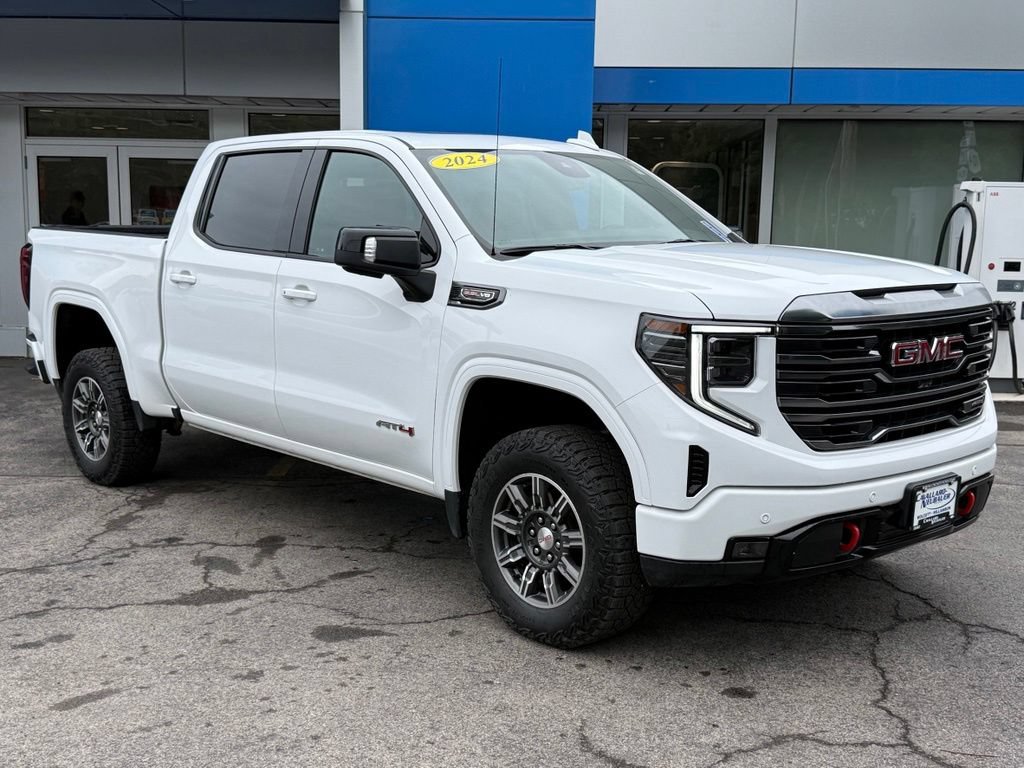 Used 2024 GMC Sierra 1500 AT4 w/ AT4 Preferred Package AWD/4WD image 3