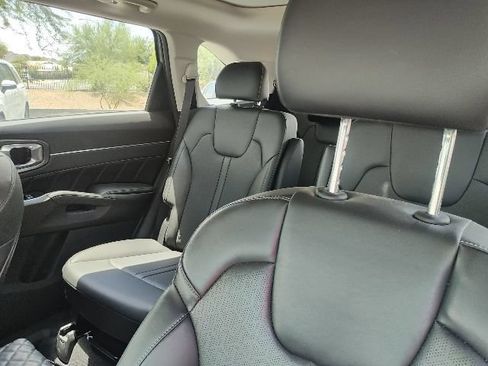 Certified 2023 Kia Sorento SX AWD/4WD image 11
