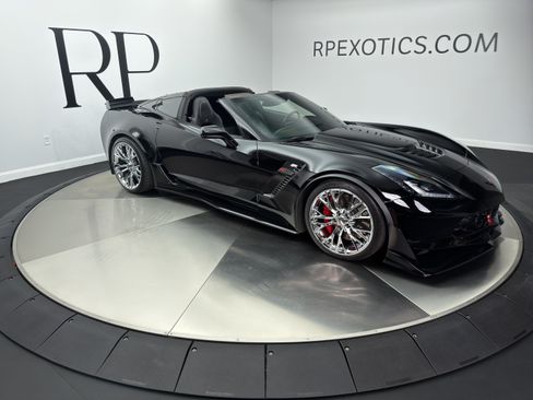 Used 2018 Chevrolet Corvette Z06 RWD image 11