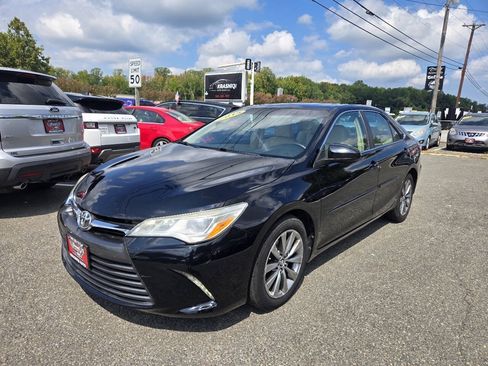 Used 2015 Toyota Camry XLE FWD image 1
