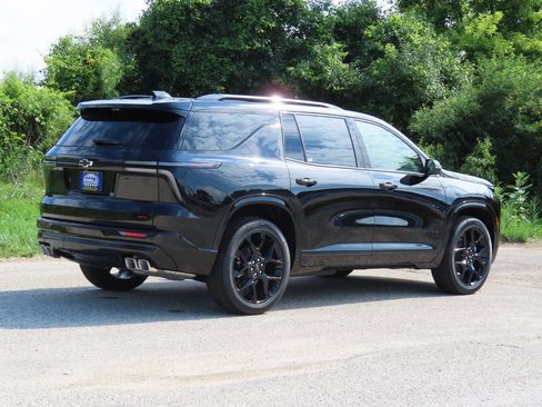 New 2026 Chevrolet Traverse RS w/ LPO, Cargo Package AWD/4WD image 3