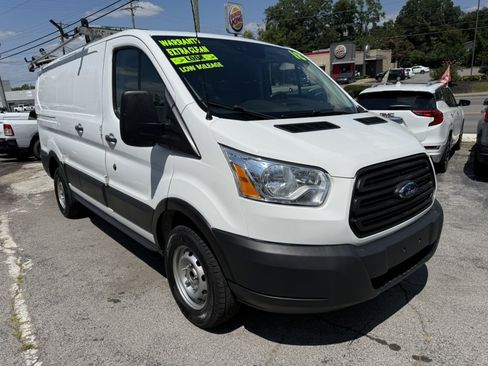 Used 2018 Ford Transit 250 130 Low Roof RWD image 1