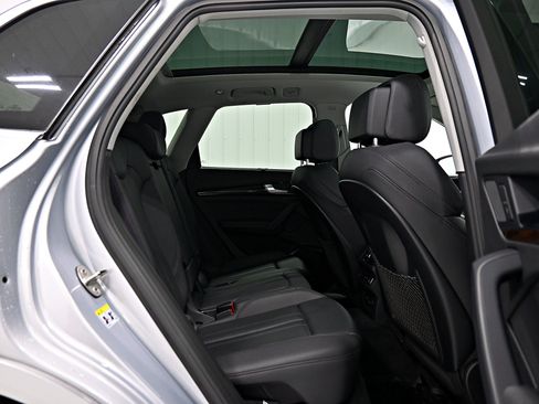 Used 2020 Audi Q5 2.0T Premium Plus w/ Premium Plus Package AWD/4WD image 32