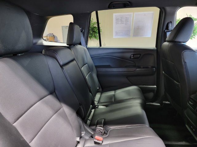 Certified 2025 Honda Passport EX-L image 15