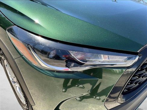 Used 2022 Toyota Corolla Cross LE w/ Moonroof Package FWD image 30