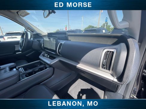 Certified 2025 Ford Expedition Active AWD/4WD image 28