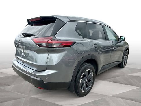 Used 2025 Nissan Rogue SV w/ SV Premium Package FWD image 8